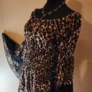 Combining feminine western chic designs with a bohemian vintage appeal,